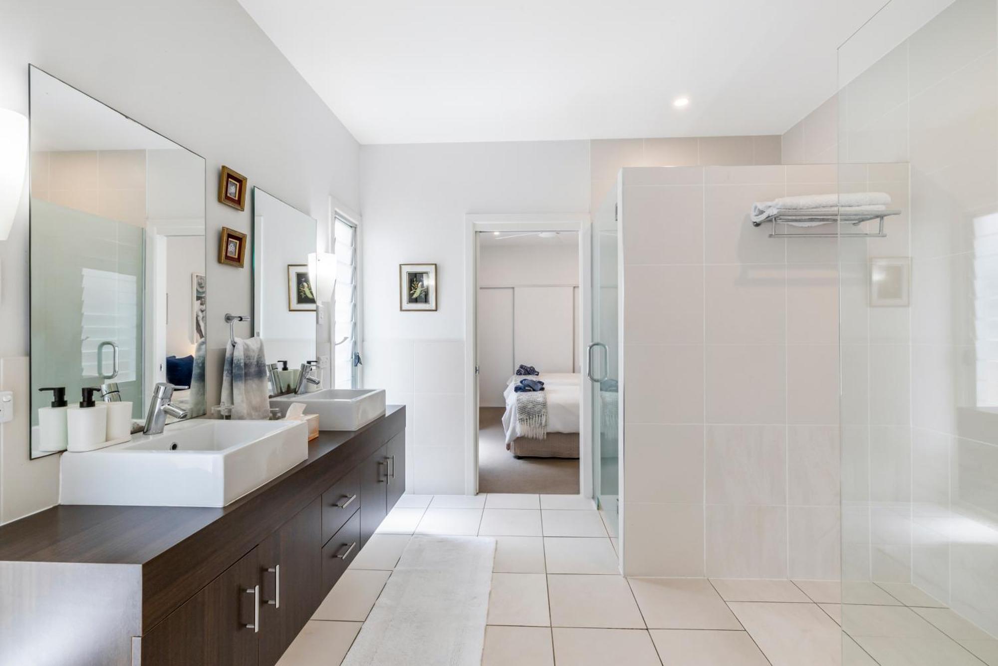 On Esplanade Own Flat & Pool, Manly Cafe Precinct Apartment บริสเบน ภายนอก รูปภาพ